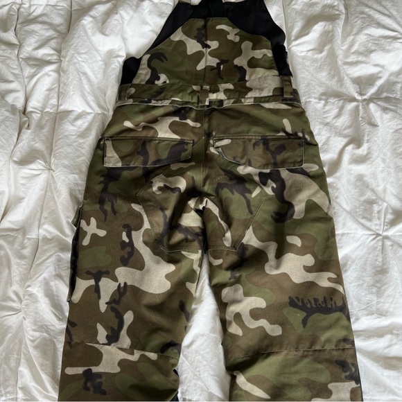 Volcom Kids Barley Bib Ski/Snowboard Pants [Sz. L] - Picture 2 of 9
